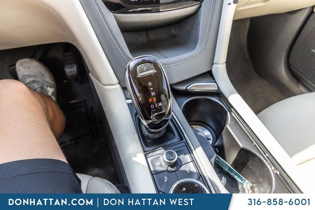 Used 2020 Cadillac XT5 Premium Luxury AWD/4WD image 8