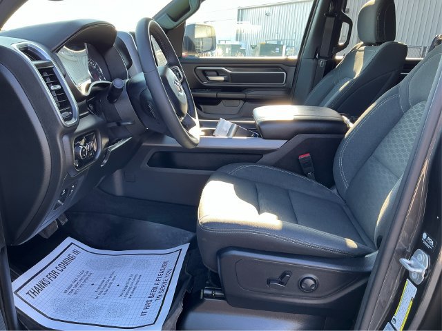 Used 2025 RAM 1500 Big Horn AWD/4WD image 9