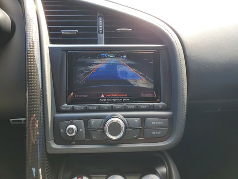 Used 2015 Audi R8 V10 w/ Full Leather Package image 29