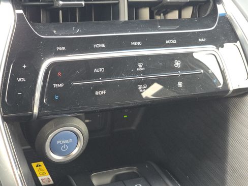 Used 2021 Toyota Venza XLE w/ Softex Package image 23