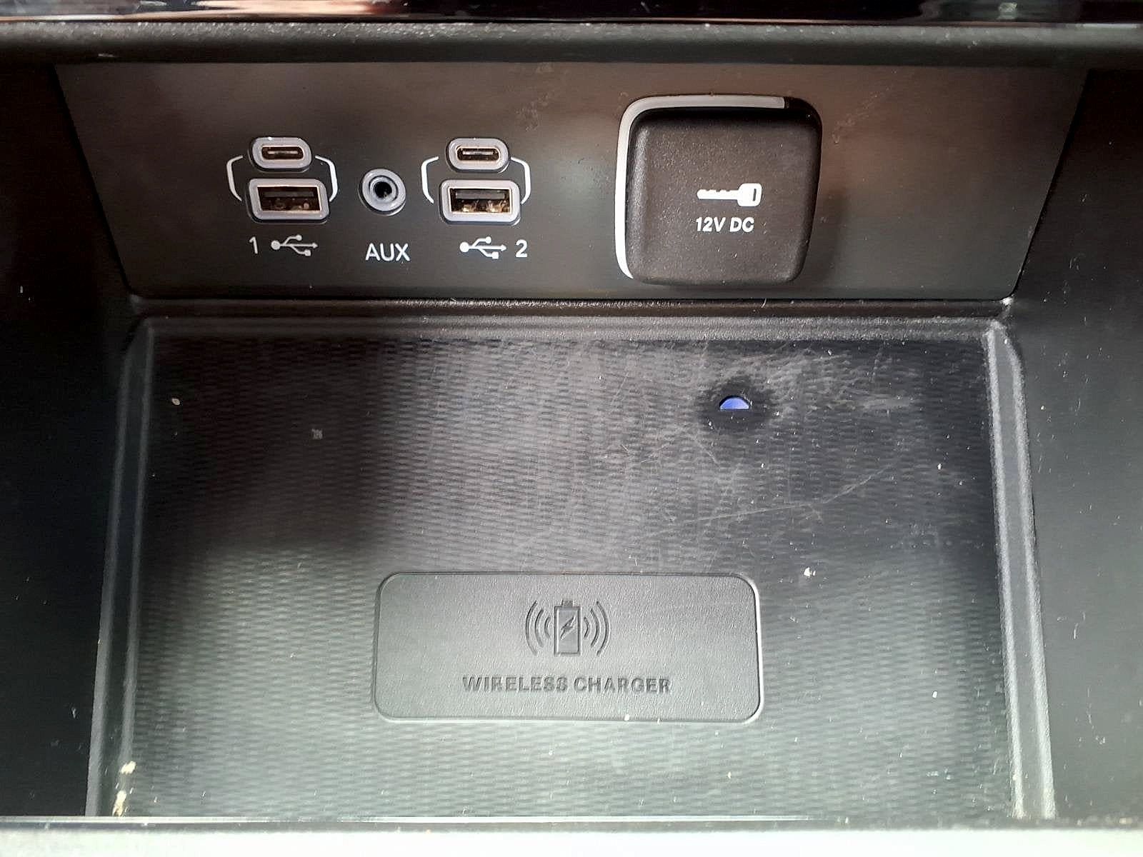 Used 2023 Jeep Grand Cherokee Altitude AWD/4WD image 16