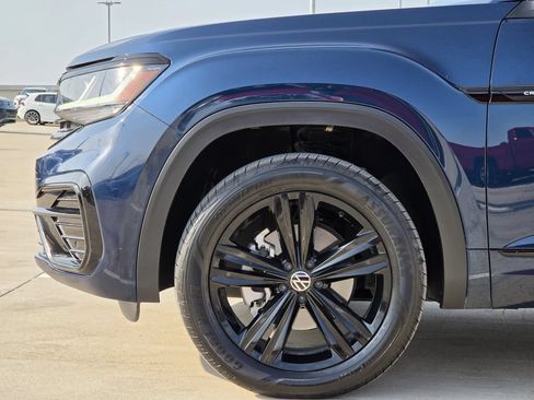 Used 2023 Volkswagen Atlas Cross Sport SEL R-Line AWD/4WD image 7