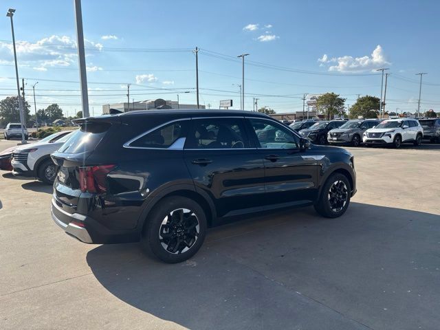Used 2024 Kia Sorento S w/ Panoramic Sunroof Package FWD image 3