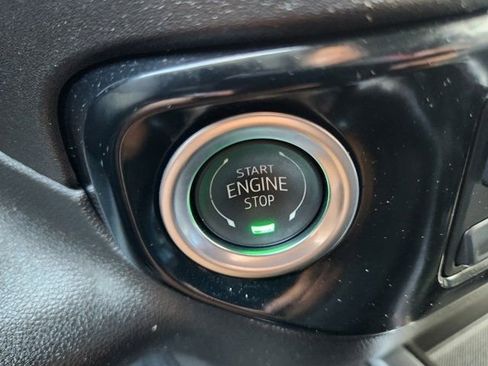 Used 2025 Chevrolet Silverado 1500 LTZ image 12