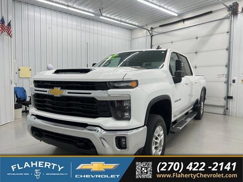 Used 2025 Chevrolet Silverado 2500 LT w/ Convenience Package AWD/4WD image 6
