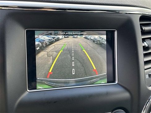 Used 2018 Jeep Grand Cherokee Limited image 19