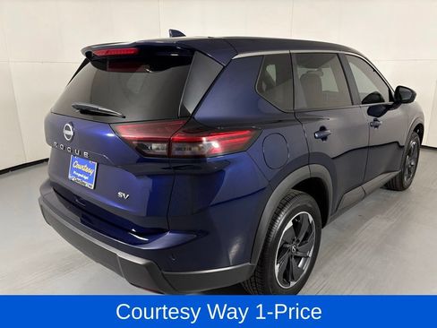 Used 2024 Nissan Rogue SV FWD image 11