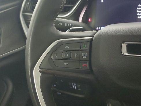 Used 2025 Jeep Grand Cherokee L Limited w/ Luxury Tech Group II image 16