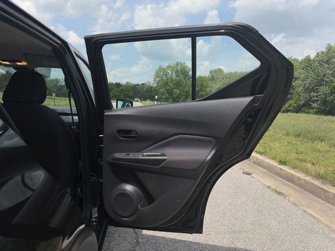 Used 2020 Nissan Kicks S FWD image 24