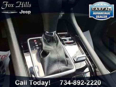 Used 2024 Jeep Compass Limited image 23