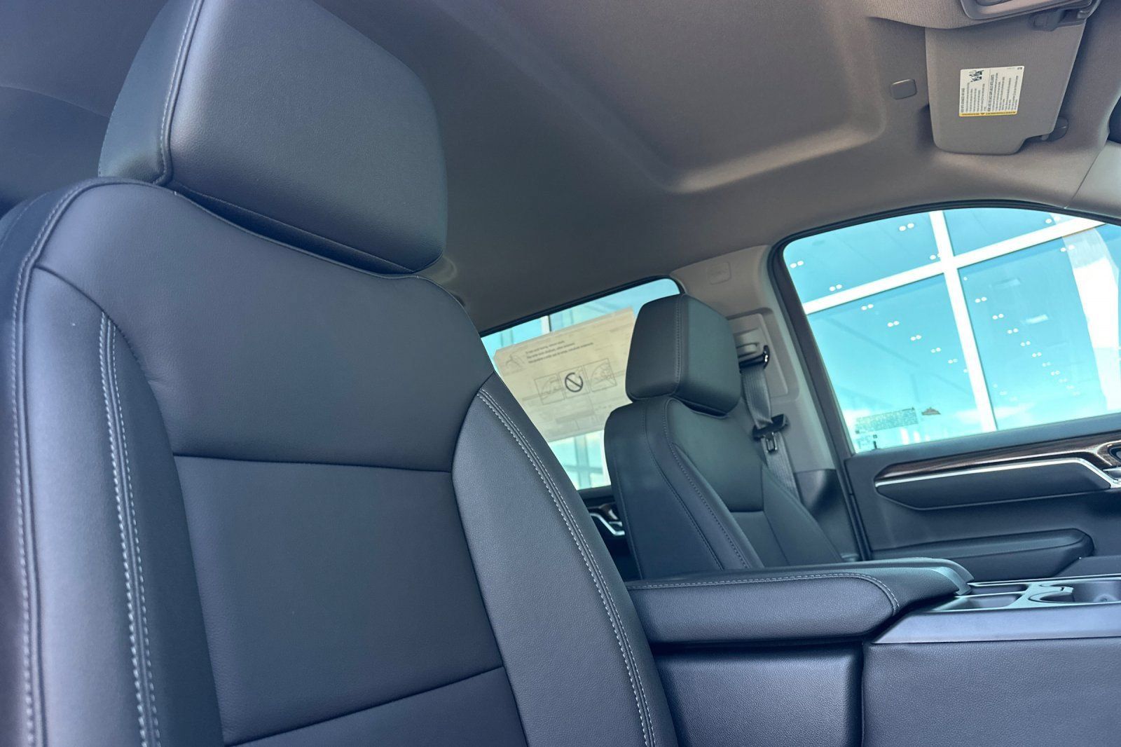 New 2026 Chevrolet Silverado 1500 LT w/ Leather Package AWD/4WD image 16