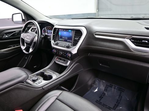 Used 2023 GMC Acadia SLT AWD/4WD image 15