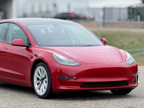 Used 2023 Tesla Model 3 Standard Range image 15