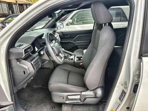 Used 2025 Toyota 4Runner SR5 AWD/4WD image 11