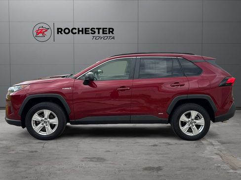 Used 2019 Toyota RAV4 LE w/ Carpet Mat Package AWD/4WD image 2