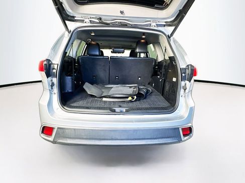 Used 2018 Toyota Highlander Limited image 27