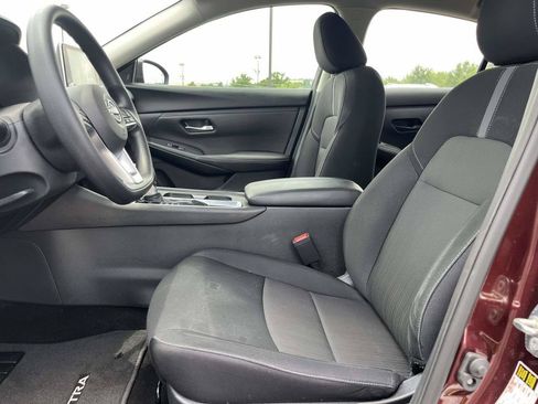 Used 2025 Nissan Sentra SV FWD image 17