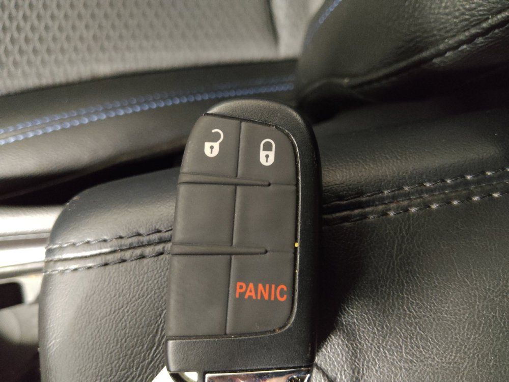 Used 2024 Jeep Compass Latitude AWD/4WD image 32
