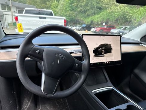 Used 2023 Tesla Model Y Long Range AWD/4WD image 16