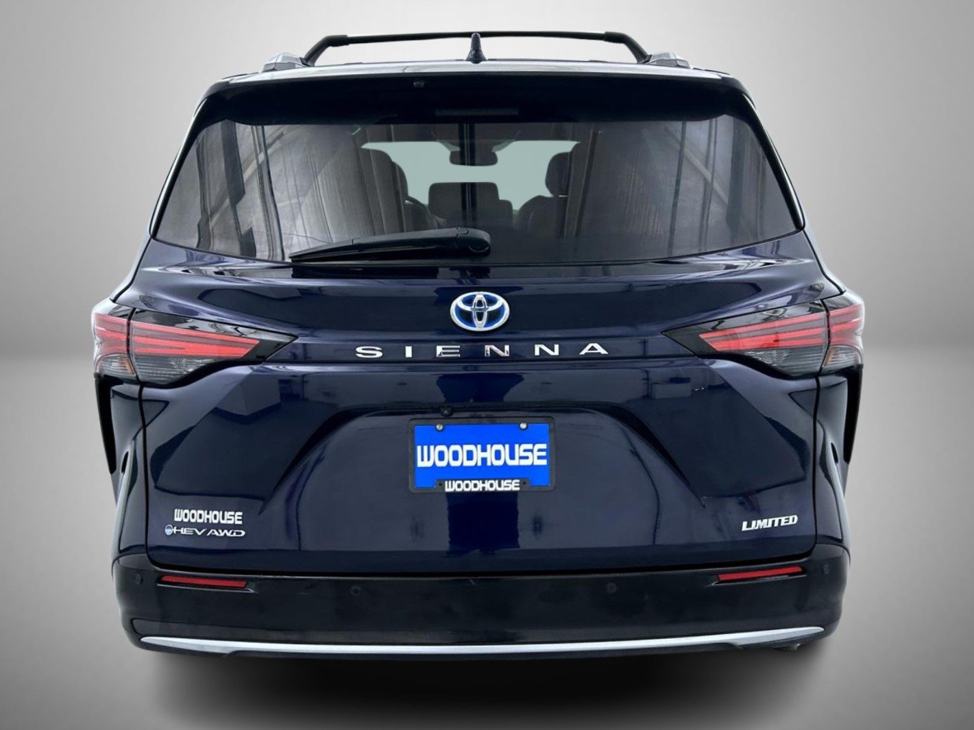 Used 2025 Toyota Sienna Limited AWD/4WD image 6