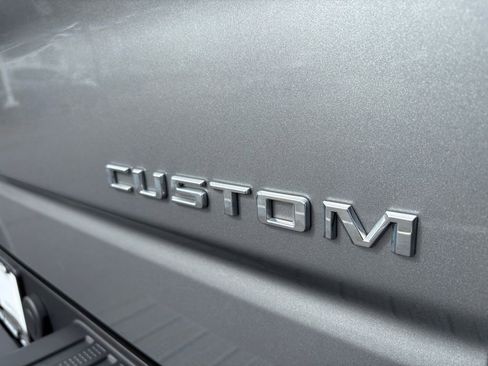 Used 2023 Chevrolet Silverado 1500 Custom image 10