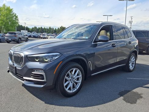 Used 2019 BMW X5 xDrive40i w/ Premium Package 2 AWD/4WD image 3