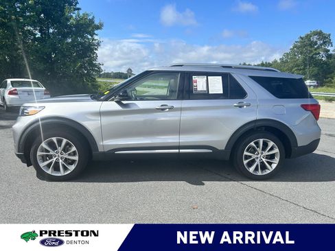 Used 2021 Ford Explorer Platinum w/ Equipment Group 601A AWD/4WD image 2