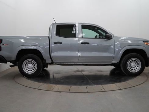 Used 2025 Chevrolet Colorado W/T AWD/4WD image 8