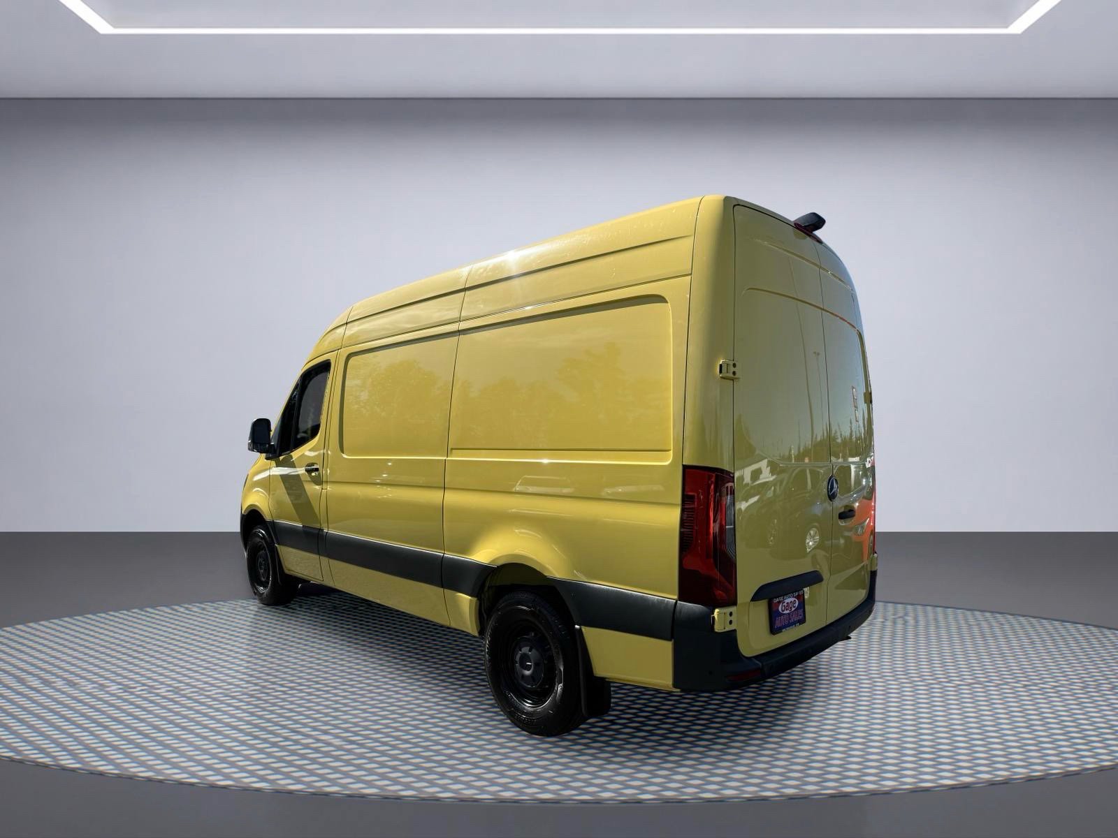Used 2021 Mercedes-Benz Sprinter 1500 image 4