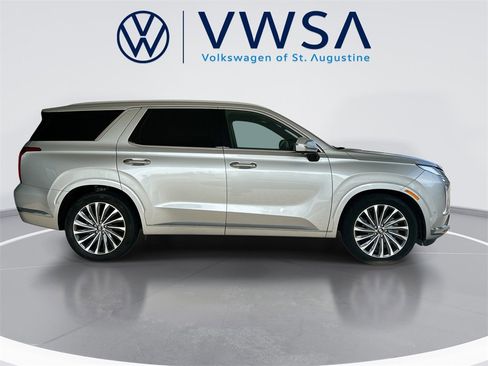 Used 2024 Hyundai Palisade Calligraphy image 11