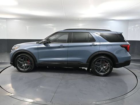 Used 2025 Ford Explorer ST AWD/4WD image 9