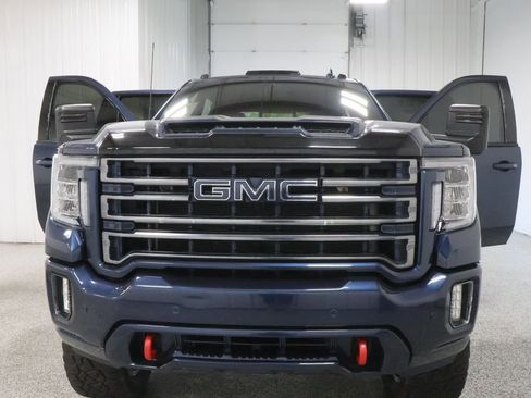 Used 2020 GMC Sierra 2500 AT4 w/ AT4 Premium Package AWD/4WD image 3