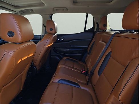 Used 2017 GMC Acadia SLT w/ LPO, Floor Liner Package image 10