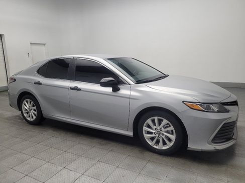 Used 2022 Toyota Camry LE FWD image 11