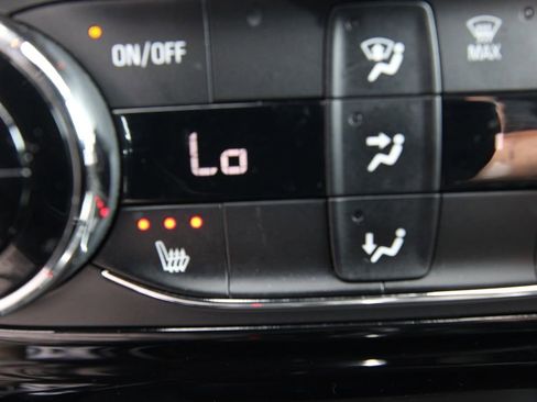 Used 2024 Chevrolet Trax LT w/ Driver Confidence Package FWD image 11