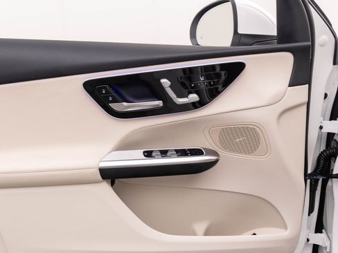 New 2025 Mercedes-Benz GLC 350e 4MATIC image 14