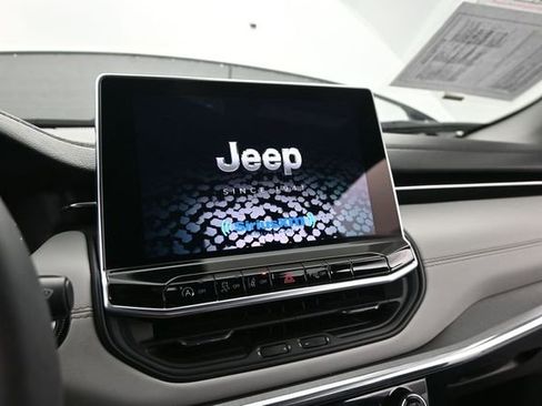 Used 2023 Jeep Compass Limited AWD/4WD image 32