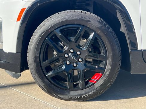 Used 2023 Chevrolet Traverse Premier w/ Redline Edition image 8