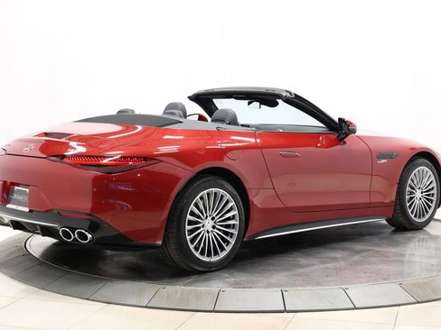 Used 2023 Mercedes-Benz SL 43 AMG w/ Driver Assistance Package image 4