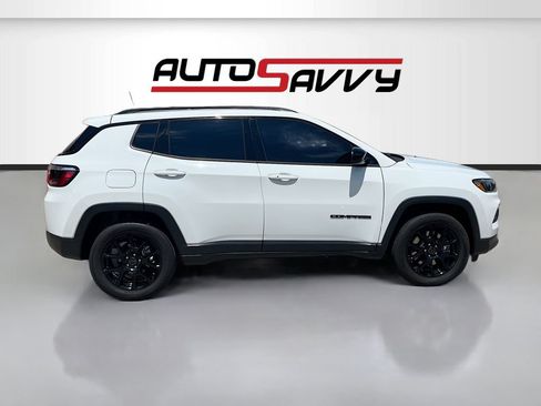 Used 2026 Jeep Compass Latitude AWD/4WD image 8