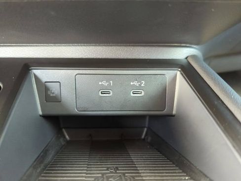 Certified 2025 Nissan Kicks SR FWD image 33