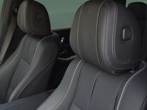 Used 2025 Mercedes-Benz GLS 580 4MATIC image 6