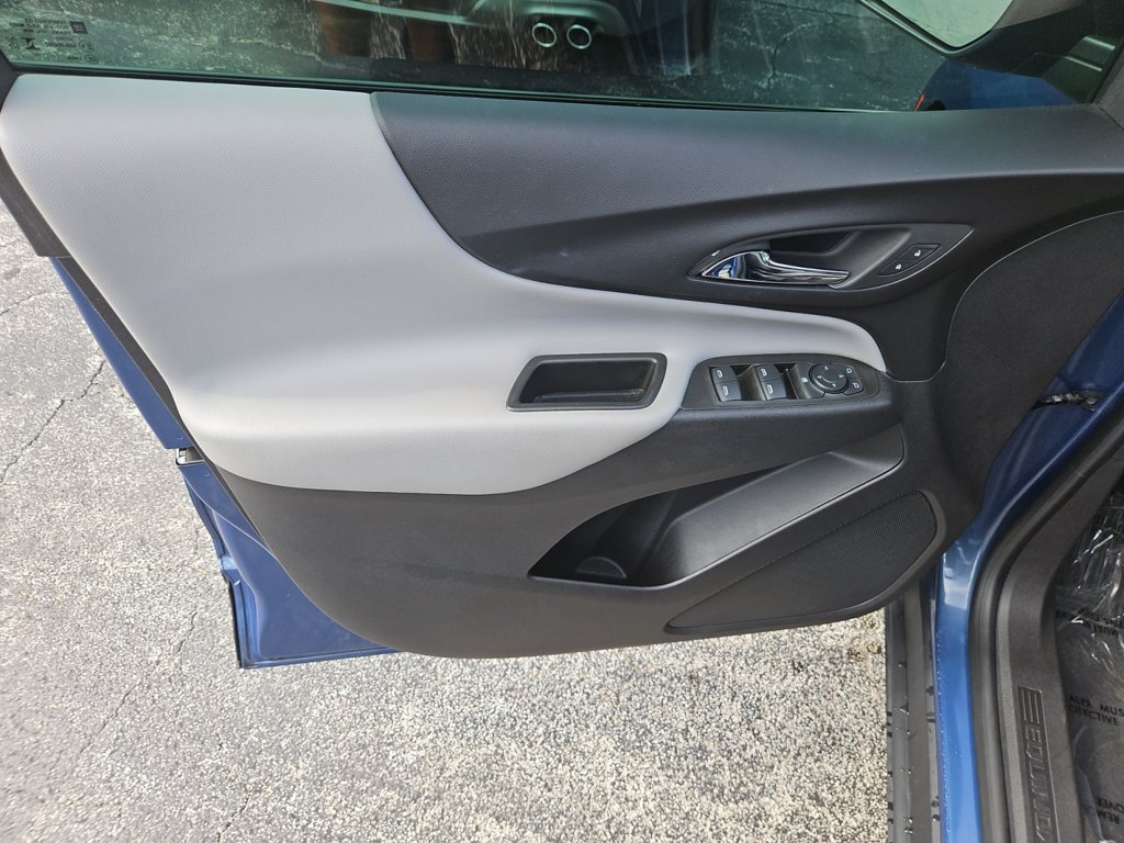 Used 2024 Chevrolet Equinox LS FWD image 11