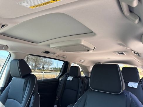 New 2026 Honda Odyssey Touring image 23