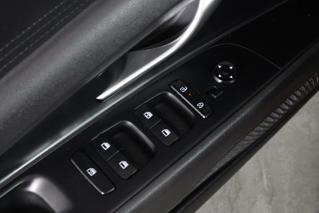 Certified 2024 Hyundai Elantra SEL FWD image 23