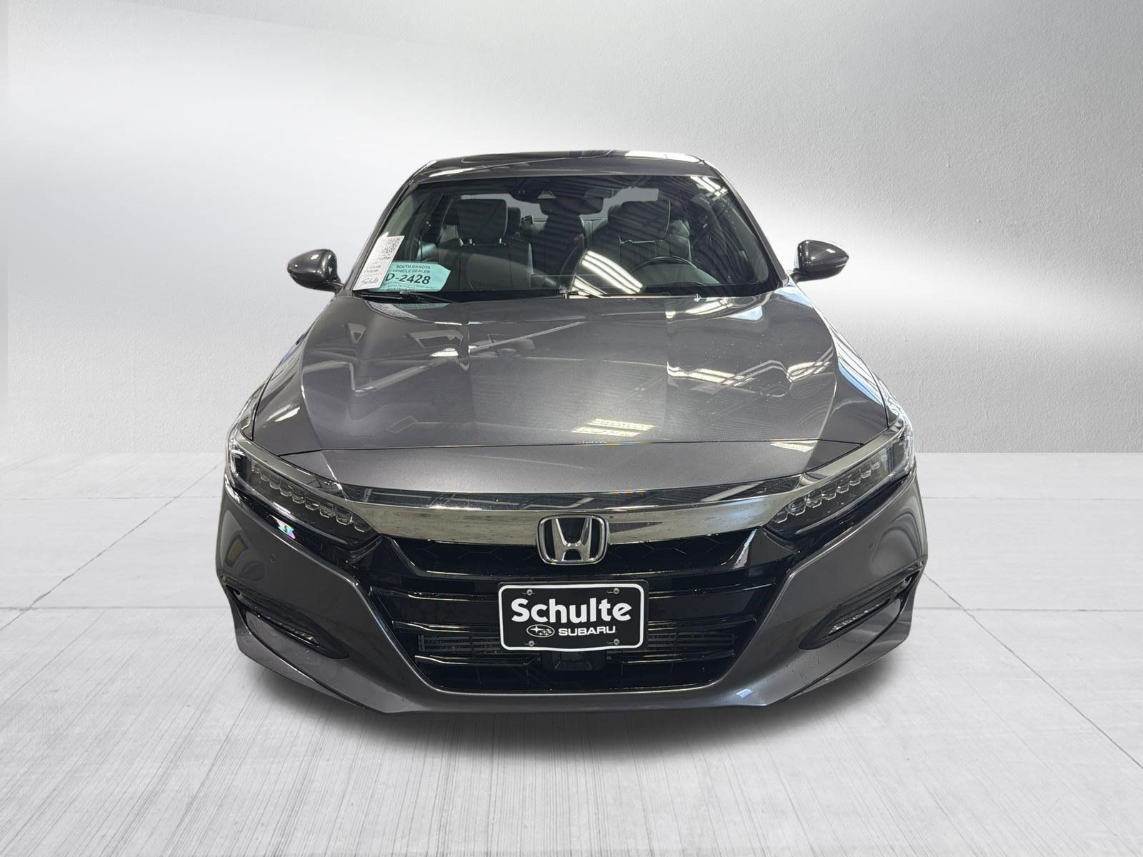 Used 2018 Honda Accord Touring image 2