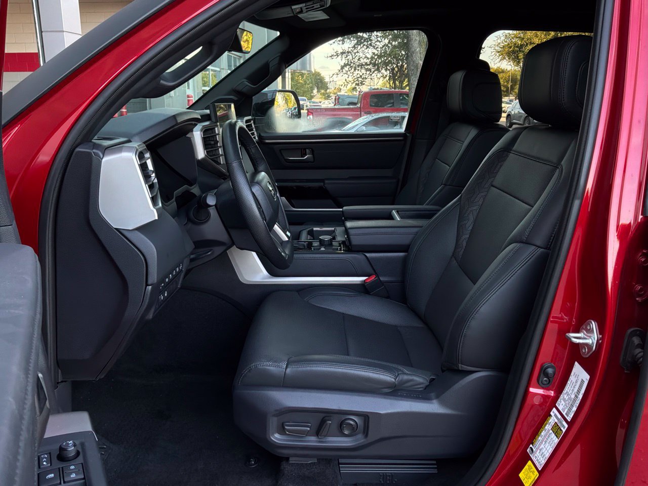 Used 2025 Toyota Tundra Limited AWD/4WD image 12
