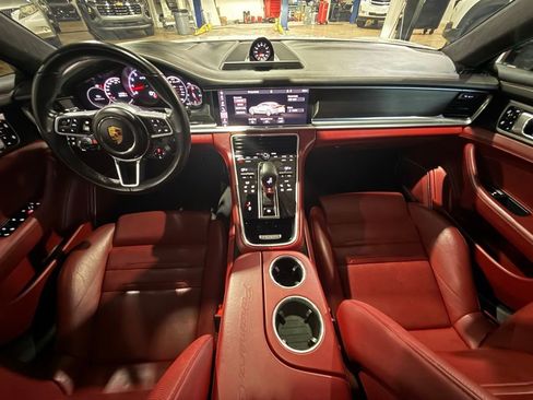 Used 2019 Porsche Panamera GTS AWD/4WD image 44