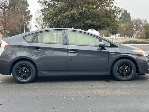 Used 2015 Toyota Prius Two image 3