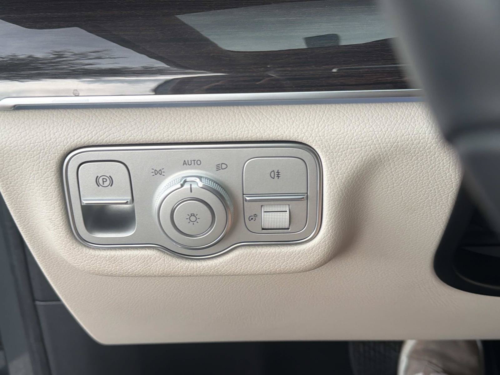 Certified 2025 Mercedes-Benz GLE 350 4MATIC image 30